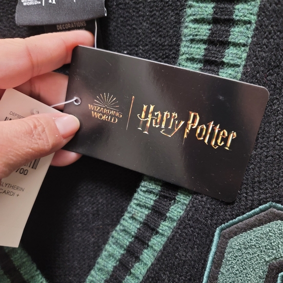 Sz 1 NWT Harry Potter HU HP Slytherin Alum Girls Varsity Black Green Cardigan - Picture 11 of 12